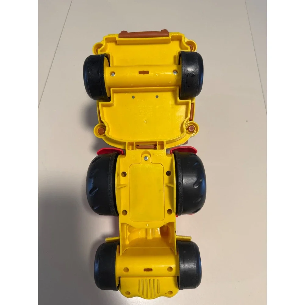 Fisher Price Little People Red Farm Tractor and Trailer  2011 Mattel